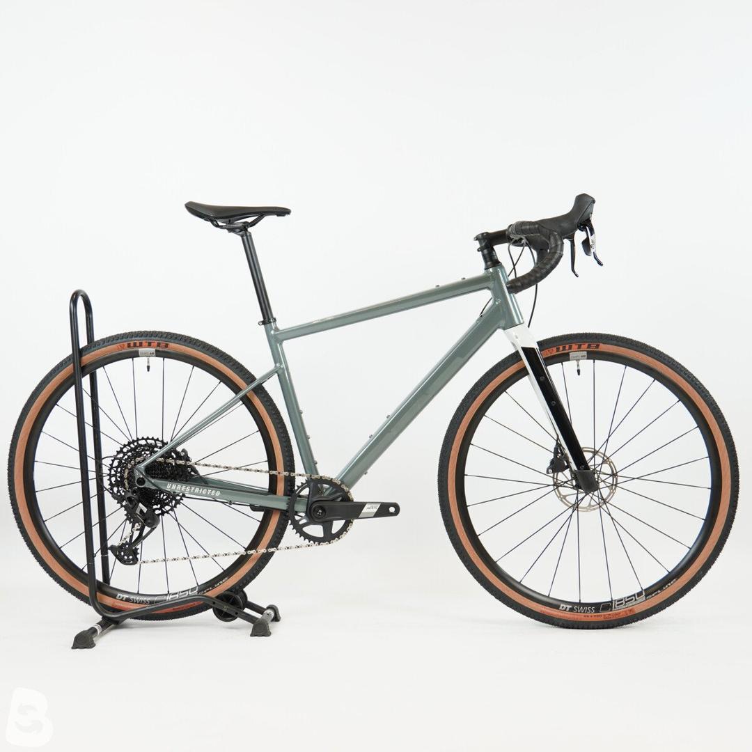 BMC UnReStricted AL ONE metallic grey green Ausstellungsrad 2024