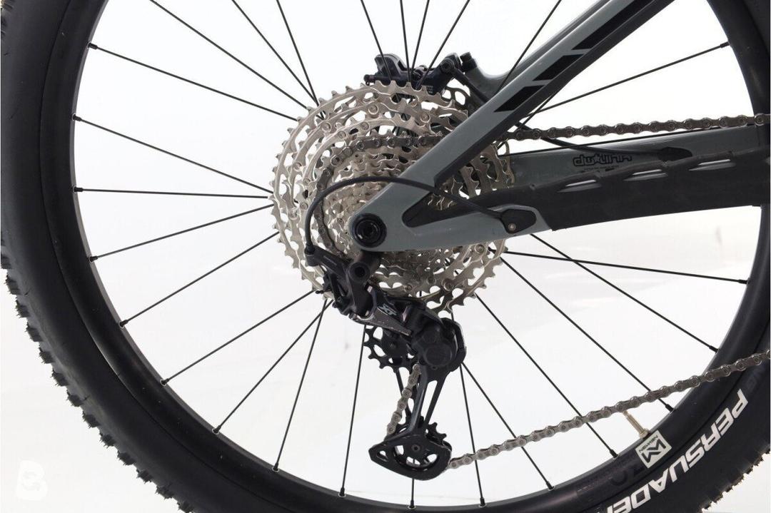 False Pivot Shuttle SL XT 2023