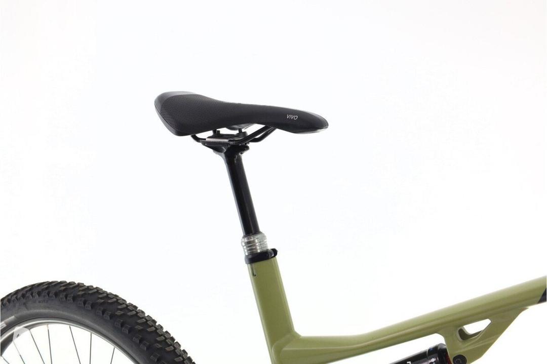 Ghost E-ASX Essential 2024